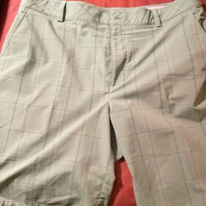 Under Armour Golf Shorts 36 Green